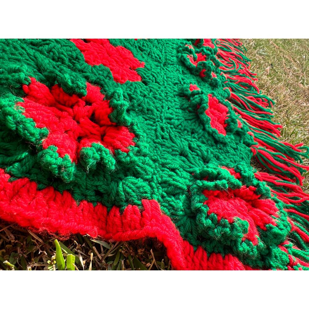 Christmas Afghan 3D Flowers Handmade Granny
Square 43x84" Blanket Throw Vtg - Picture 6 of 15
